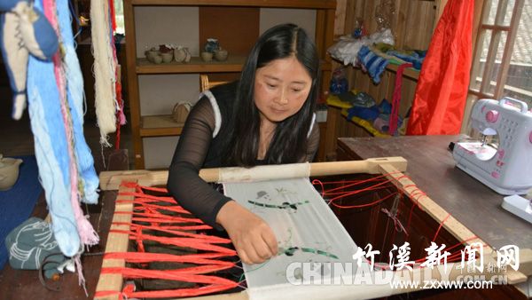 羌绣美图　羌笛新曲——汶川大地震灾后重建十年·羌寨掠影