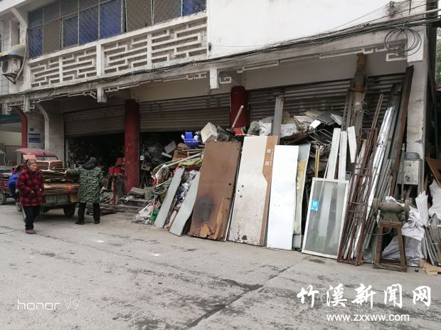 9点10分摄于仿古街