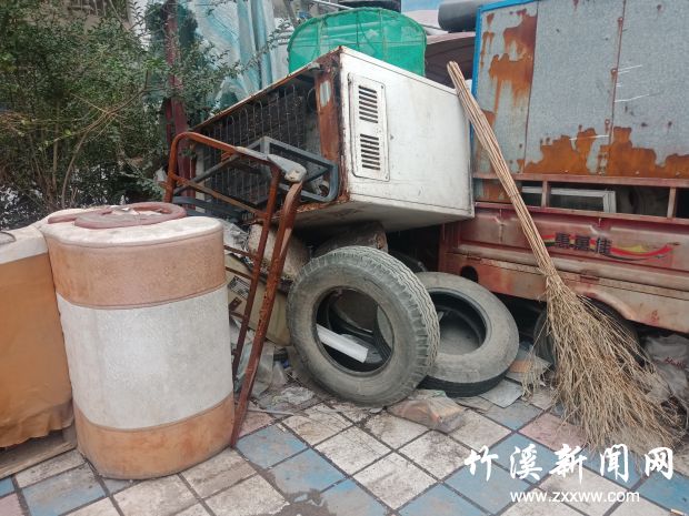 9点10分摄于仿古街2