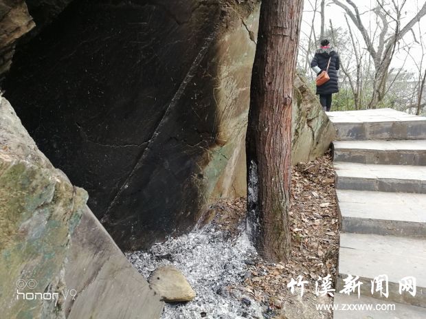 9点35分摄于地母庙2