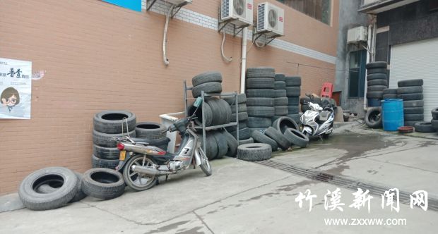 9点52分摄于观音阁路旁2