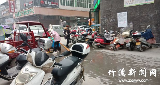 10点25分摄于红光市场内1