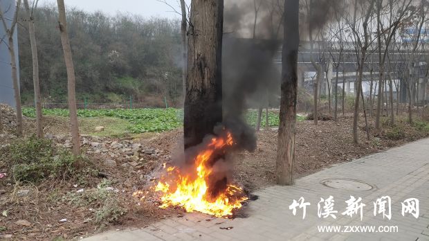 16点35分摄于水坪博德医院斜对面