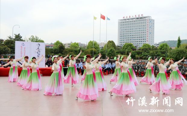 13.《我爱你祖国