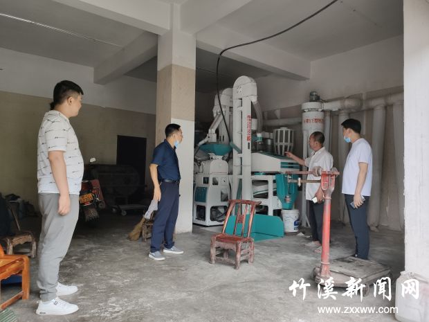 检查粮油加工企业