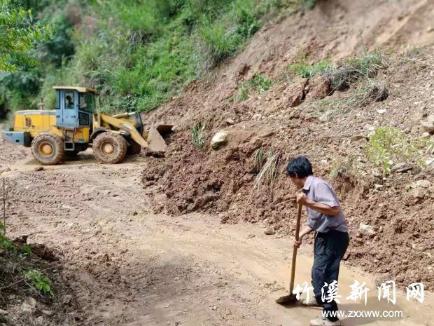 及时疏通烤烟产业路垮方