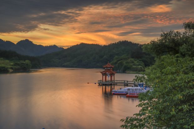 龙湖霞光（拍摄于龙湖湿地）