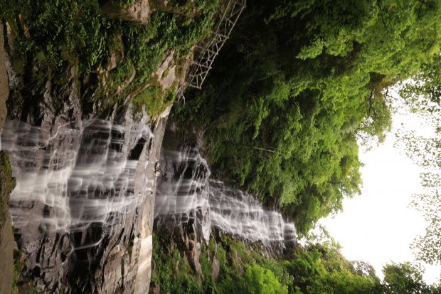 营盘山飞瀑