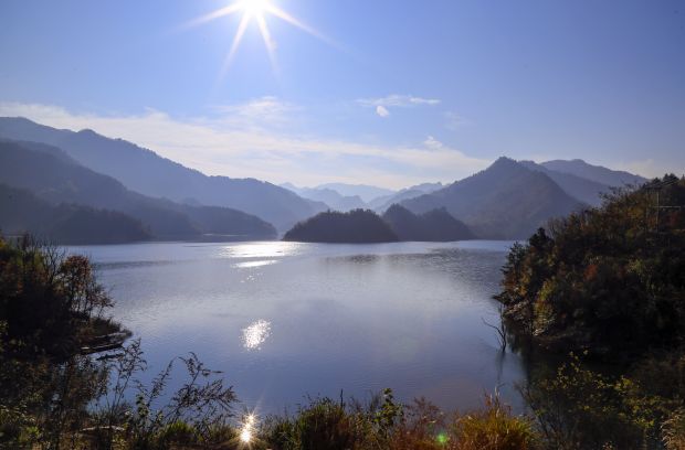 湖光山色