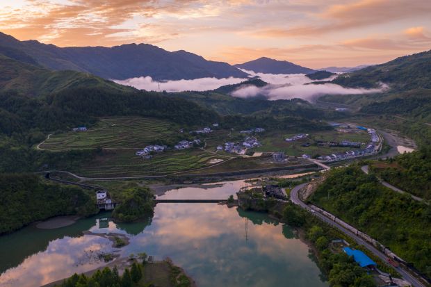 大河湾弯水清清