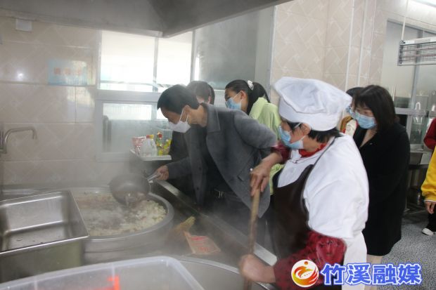 参观食堂_proc