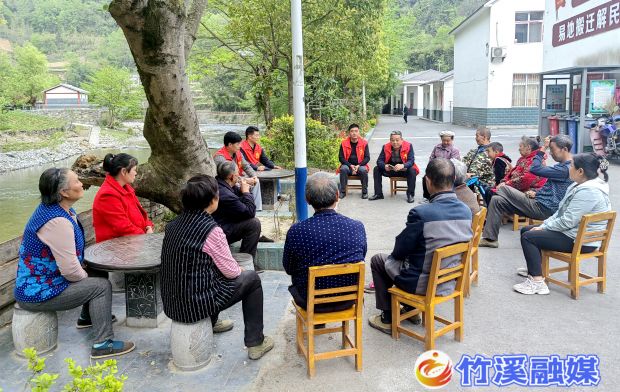 开展垃圾分类宣讲会