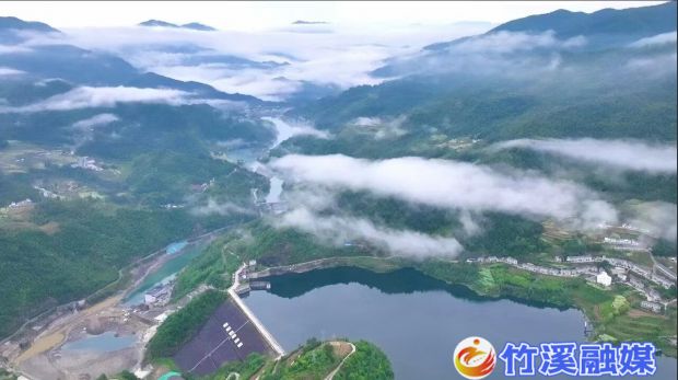 湖北省十堰市竹溪县鄂坪乡鄂坪电站库区环库公路（摄影：余登明）_proc