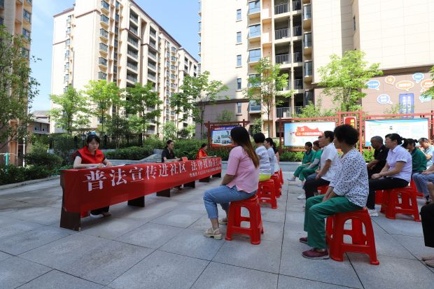 竹溪县人民法院开展普法宣传进社区 法律服务在行动志愿服务活动 (4)_proc